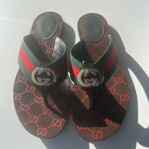 Gucci Flat Kika GRG Thong Sandal - Picture 3 of 8